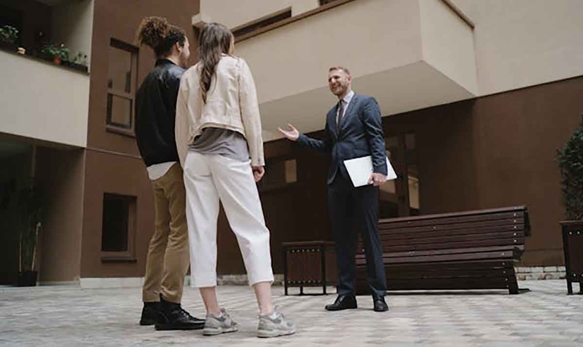 The-Role-of-Property-Experts-in-Today’s-Housing-Market