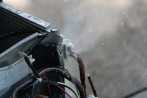 why-is-my-ac-pipe-freezing-up-6-causes-and-how-to-1